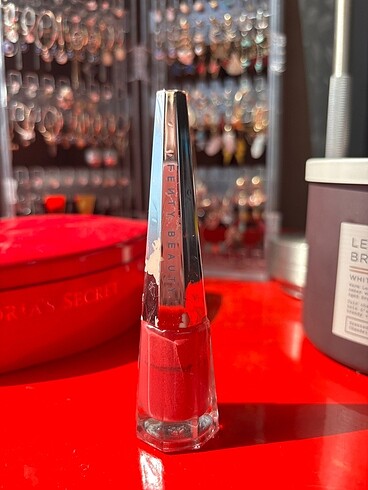 Fenty Beauty Fenty Beauty Stunna Lip Paint Unattached