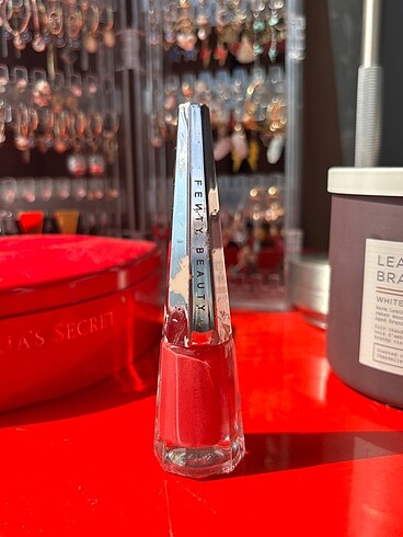 Fenty Beauty Stunna Lip Paint Unattached