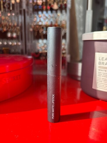 Beden kırmızı Renk Nars Pure Matte Lipstick Amsterdam