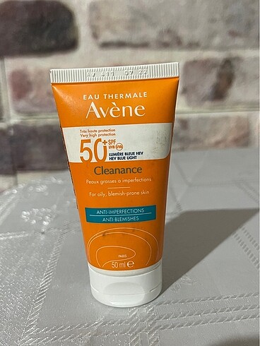 Avene Solaire Cleanance 50+ Yağlı Cilt