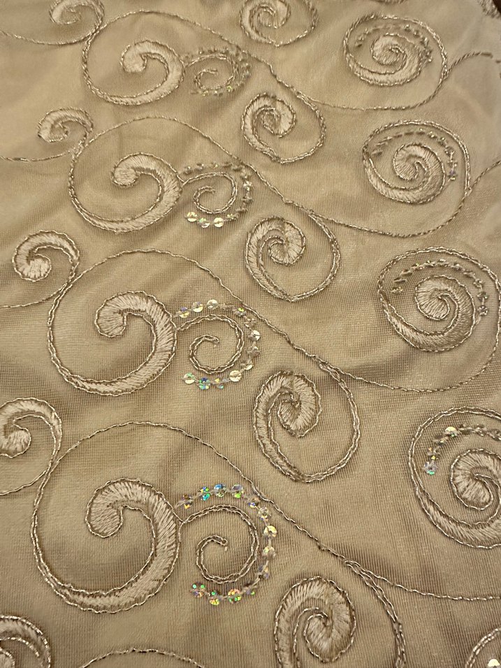 İşlemeli Parlak Beyaz Yatak Örtüsü - Görsel 5