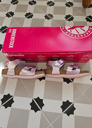 24 Beden Birkenstockı Kız Çocuk Sandalet