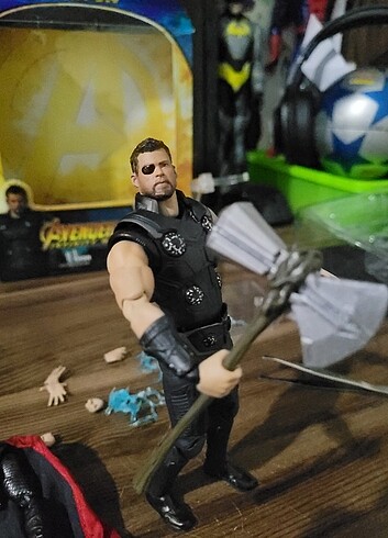 Thor mafex Action Figure