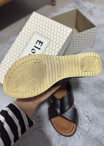 Kahverengi Dolgu Topuklu Kadın Terlik - Görsel 3