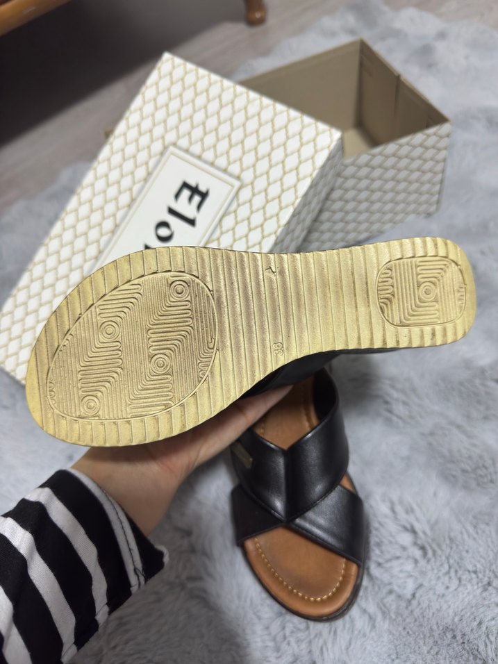 Kahverengi Dolgu Topuklu Kadın Terlik - Görsel 3