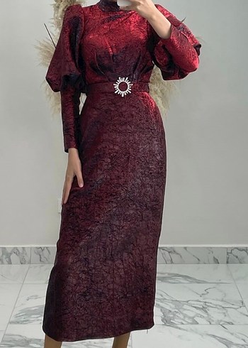 Bordo Parlak Drapeli Uzun Abiye Elbise - Görsel 2