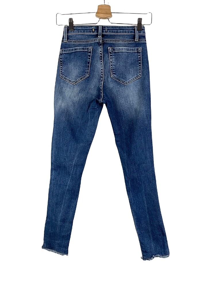 Yırtık detaylı jean - Görsel 2