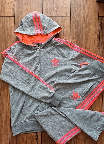 Adidas eşofman takımı 