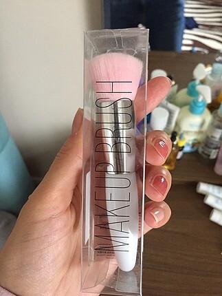 H&M çok amaçlı makyaj fırçası