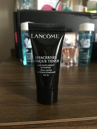 Lancome effacernes longue tenue kapatıcı 02 beige sable