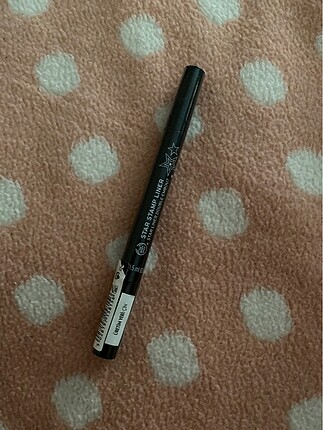 The body shop yıldız eyeliner