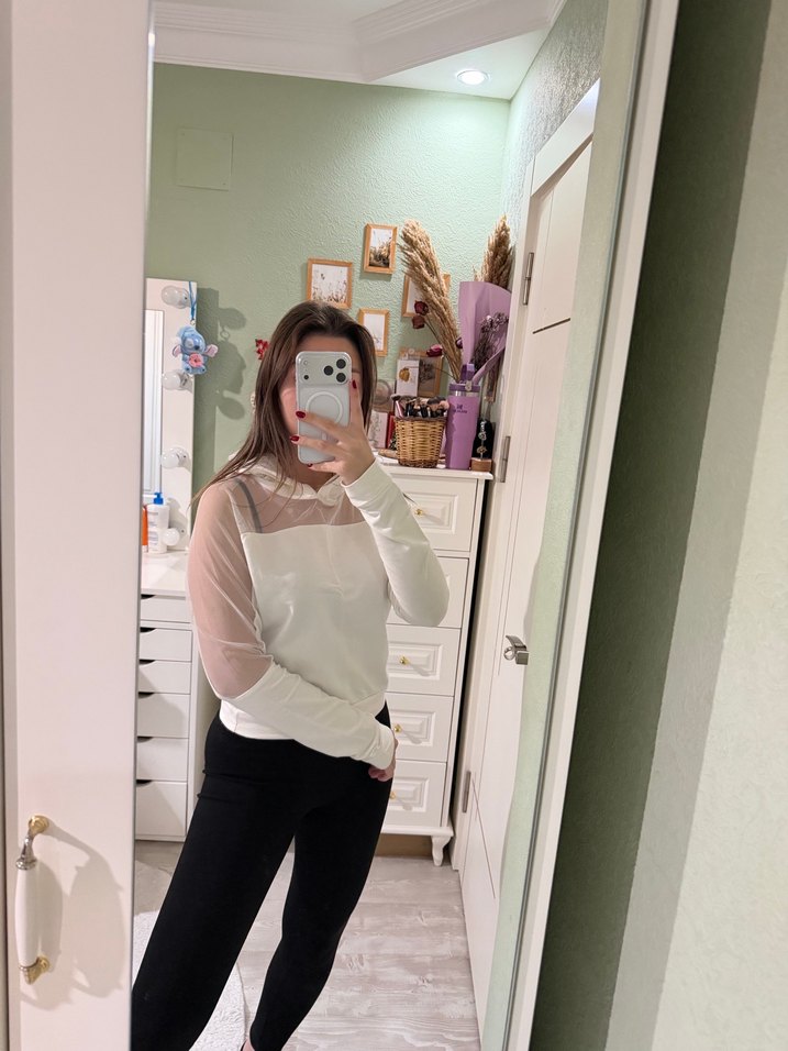 Beyaz Yüksek Yakalı Kadın Sweatshirt - Görsel 2