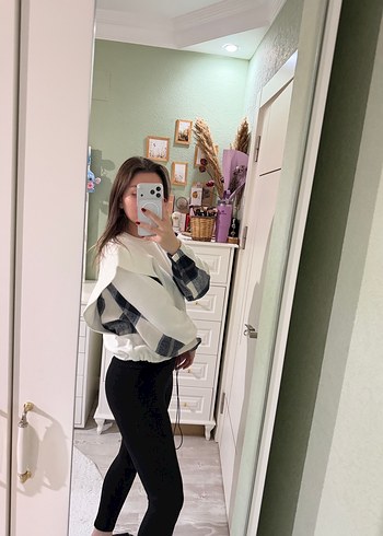 Beyaz Ekoseli Kadın Sweatshirt - Görsel 3