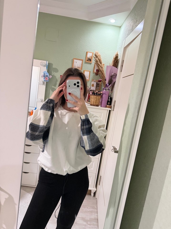 Beyaz Ekoseli Kadın Sweatshirt - Görsel 2