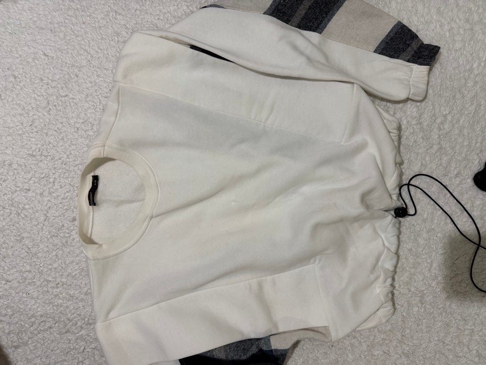 Beyaz Ekoseli Kadın Sweatshirt - Görsel 5