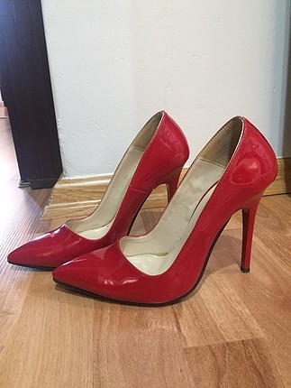 37 Beden Kırmızı stiletto