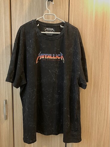 Pull&Bear Metallica Tshirt