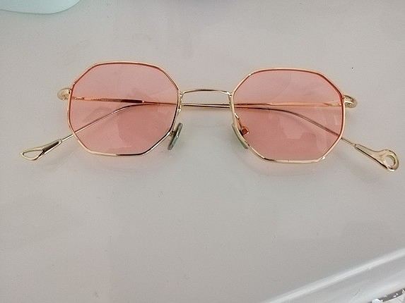 Pembe camlı güneş gözlüğü 