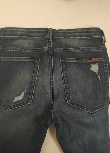 11-12 Yaş Beden Erkek çocuk Zara yırtık kot pantolon 11-12 yaş likralı