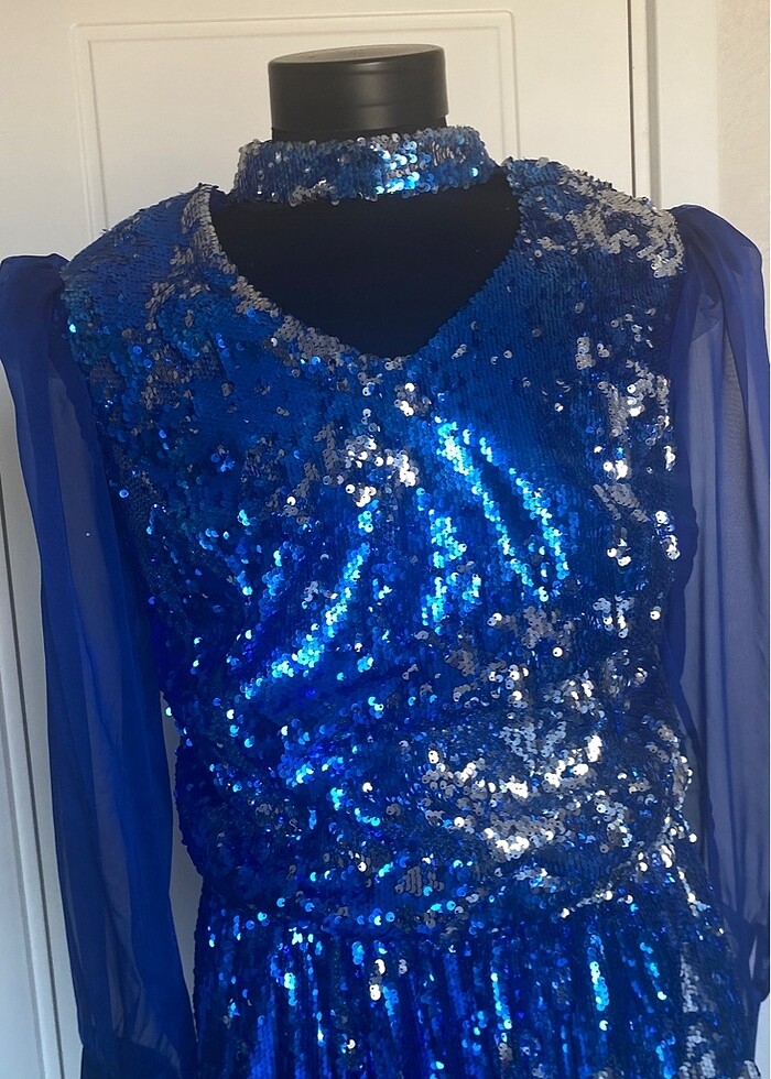Mavi payetli Gece elbisesi - Görsel 2