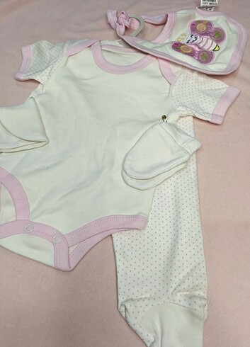 HelloBaby Kız bebek hastane çıkışı