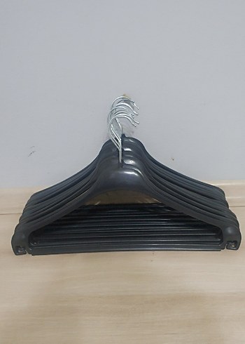 Siyah Sert Plastik Askı Seti- 10 Adet - Görsel 3