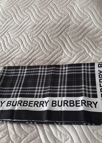 Burberry Burberry eşarp yeni