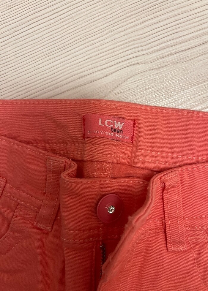 Kapri ve tişört - Görsel 4