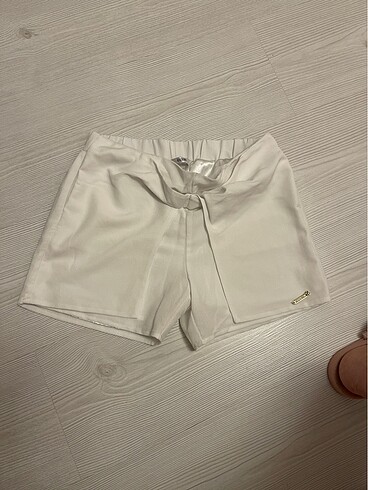 Şort etek guess kız çocuk10 yaş