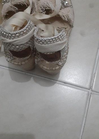 İnci İşlemeli Bej Dolgu Topuklu Espadril - Görsel 2