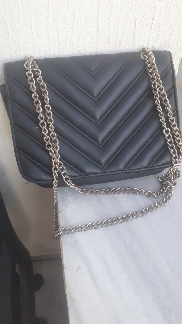 Zincir Detaylı Yılan Desenli Siyah Deri Çanta kaliteli deri - Görsel 2