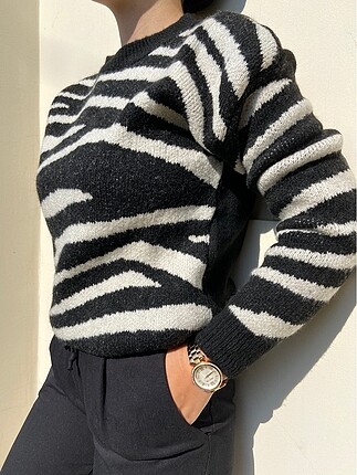 Zebra desenli kazak