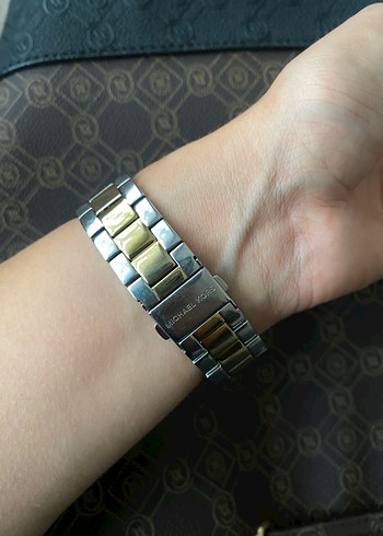 Altın ve Gri Kadın Kol Saati - Görsel 4