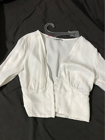 xs Beden beyaz Renk Bershka korse detay saten bluz