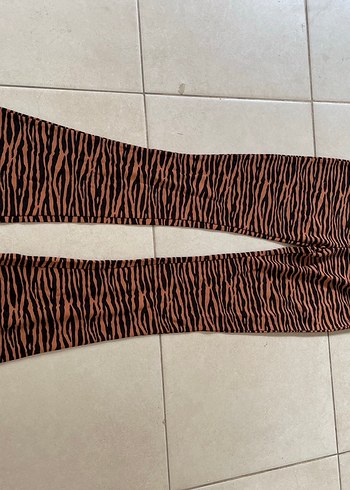 Kadın Kahverengi Zebra Desenli Pilili İspanyol Paça Pantolon - Görsel 2