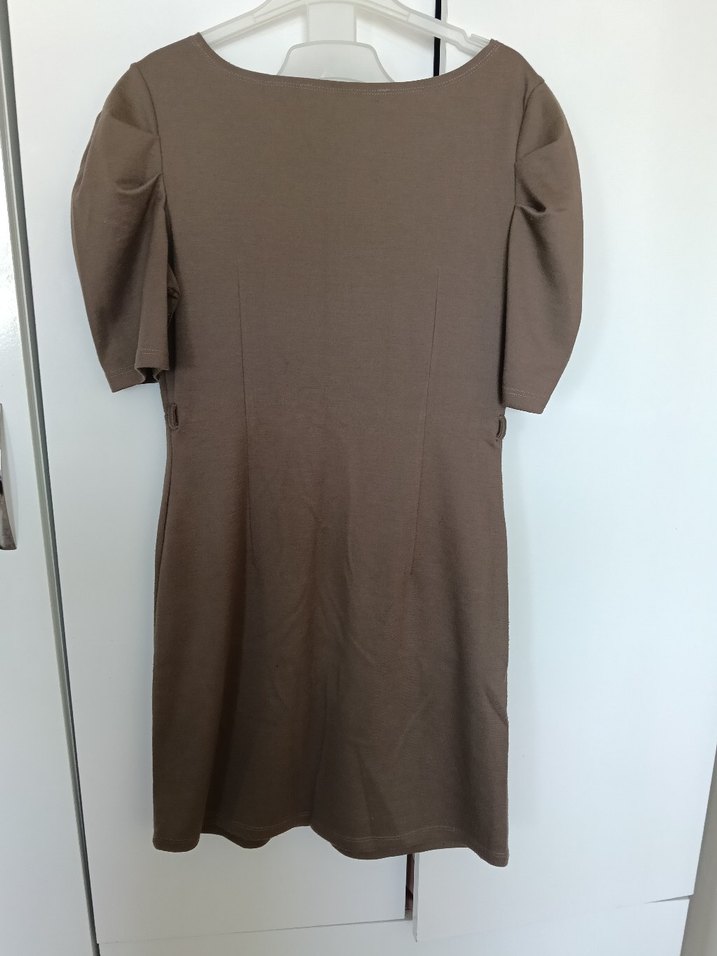 Önü Taşlı Bej Midi Elbise - Görsel 3