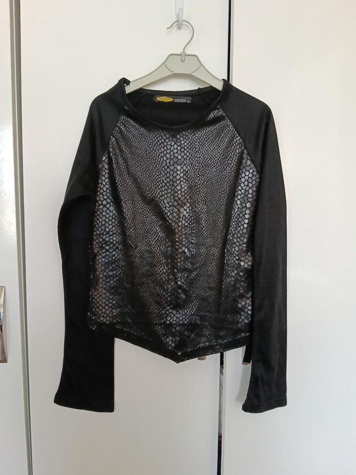 Siyah Baskılı Desenli Bluz - Görsel 2