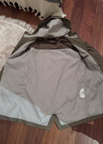 Kadın Gri Kapüşonlu Midi Yağmurluk - Görsel 3