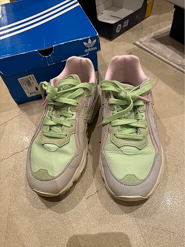 Adidas spor ayakkabı
