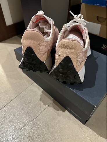 37,5 Beden çeşitli Renk New balance 327 modelı