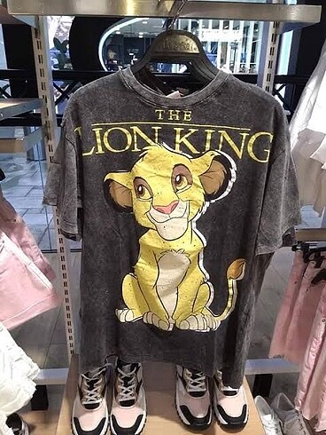 Bershka lion king simba