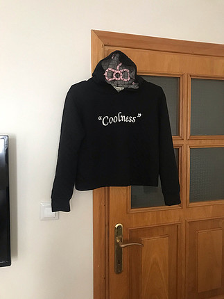 Sweatshirt siyah kapsonlu
