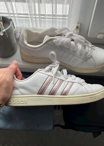 Beyaz Adidas Laced Sneakers - Görsel 3