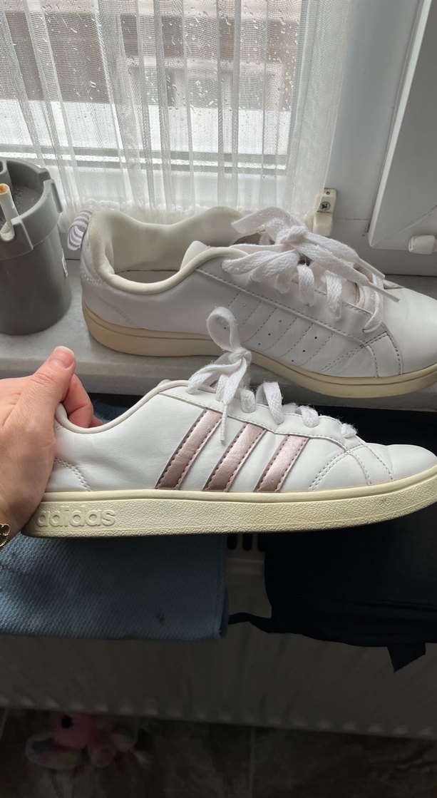 Beyaz Adidas Laced Sneakers - Görsel 3