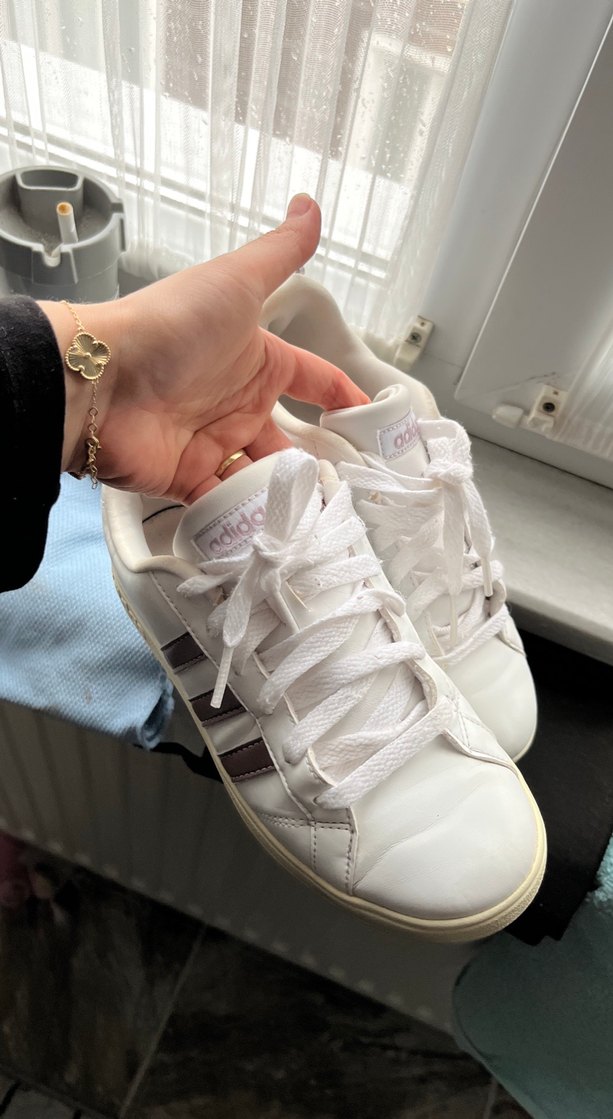 Beyaz Adidas Laced Sneakers - Görsel 2