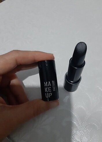 Makeup siyah ruj