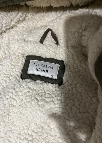 Yeşil Kapüşonlu Kadın Mont - Görsel 4