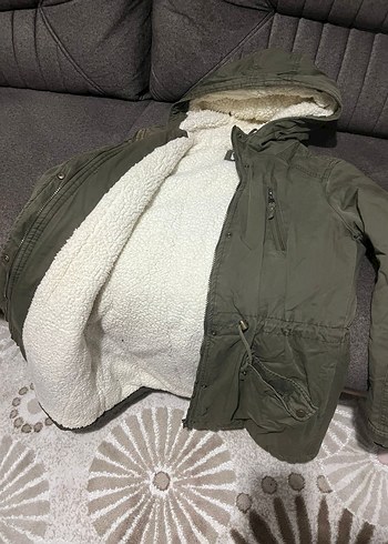 Yeşil Kapüşonlu Kadın Mont - Görsel 3