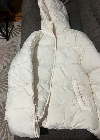 Beyaz Şişme Kapüşonlu Mont - Görsel 2