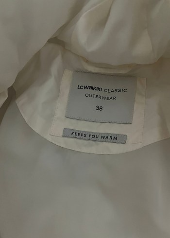 Beyaz Şişme Kapüşonlu Mont - Görsel 3